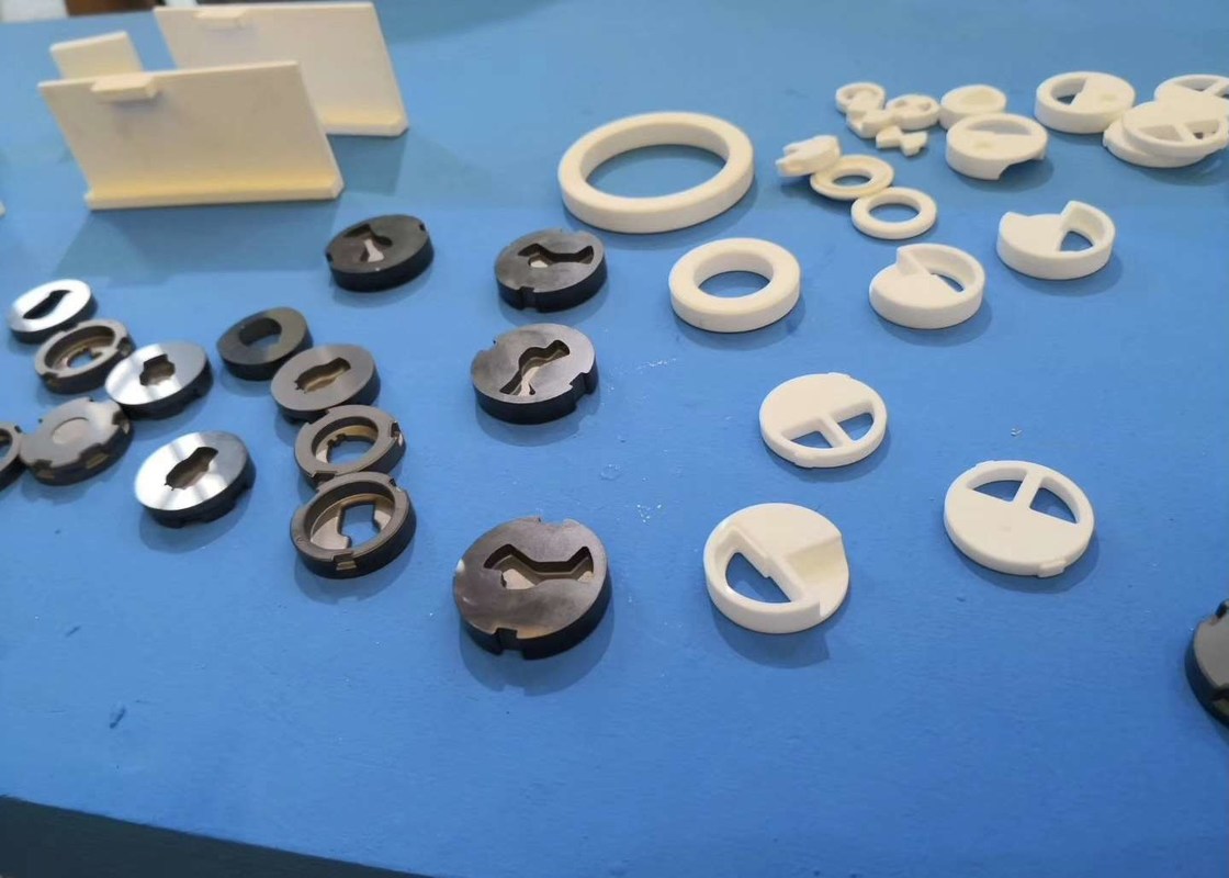 High Density White Aluminum Oxide Ceramic With 9 Mohs Hardness, 3.83.9