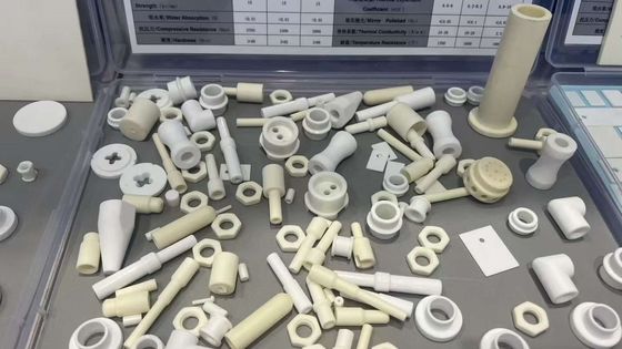 1100-1300 HV Flexural Strength Zirconia Ceramics Ring Tube Rod